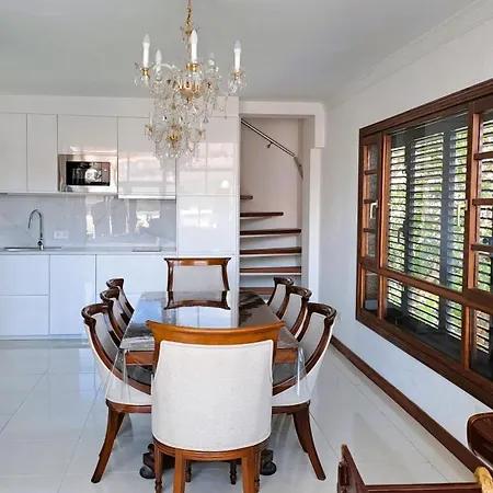 Vik Altavista Apartment